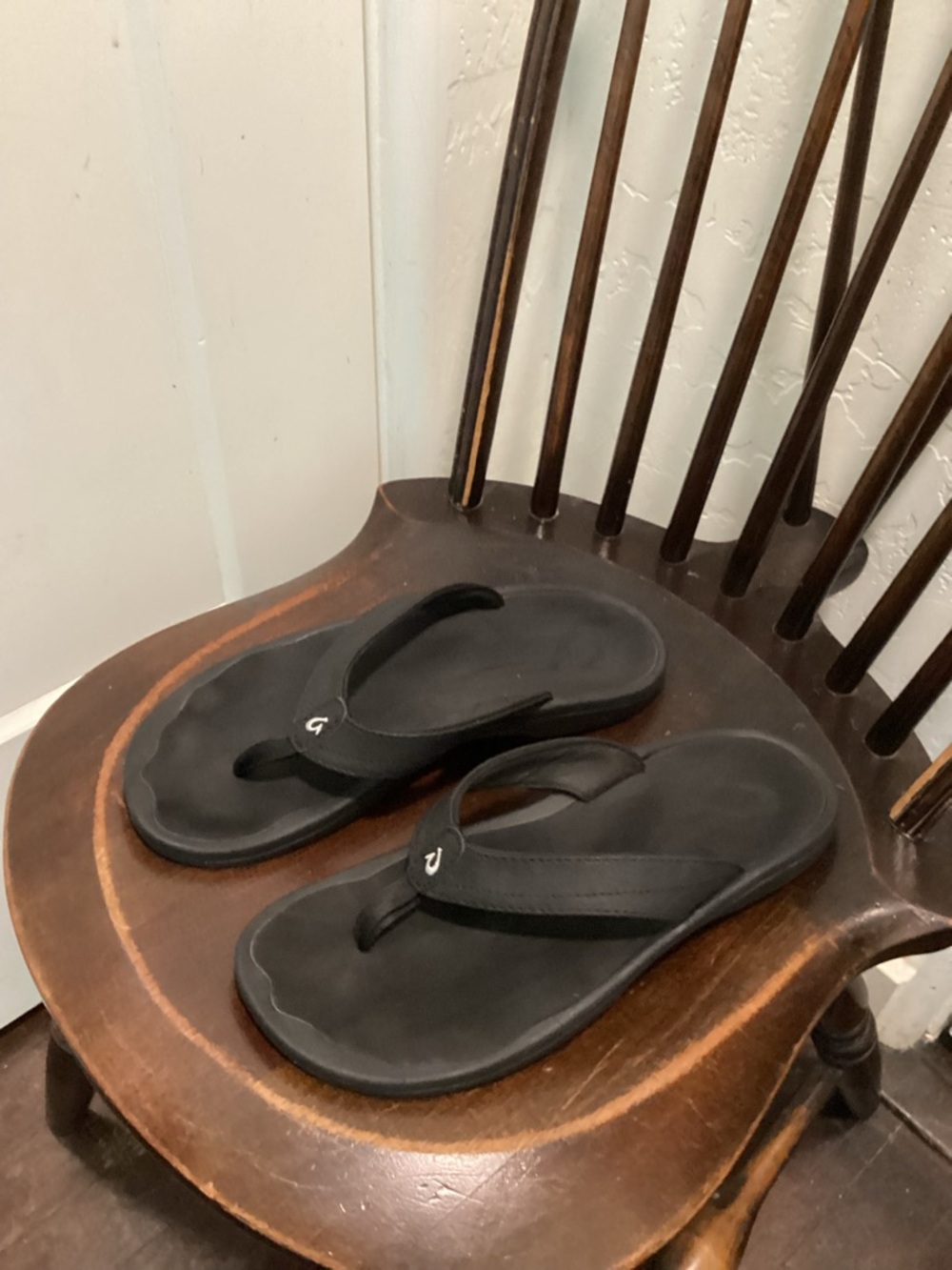 Olukai Ohana Womens Black Thong Flip Flop Sandals 20110-4040 Size 8 US
